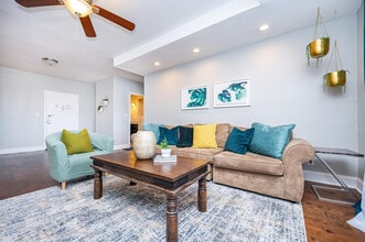 215 Piedmont Ave NE, Unit ID1299381P in Atlanta, GA - Foto de edificio - Building Photo