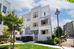 134 Acamar in Irvine, CA - Building Photo