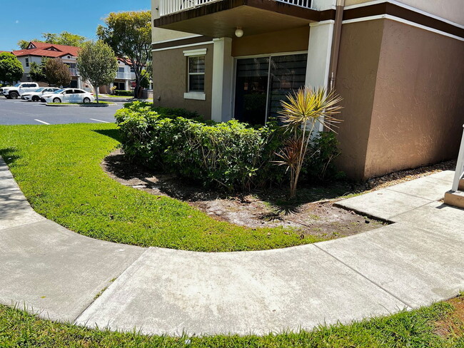 1200 SW 113th Terrace in Pembroke Pines, FL - Building Photo - Building Photo