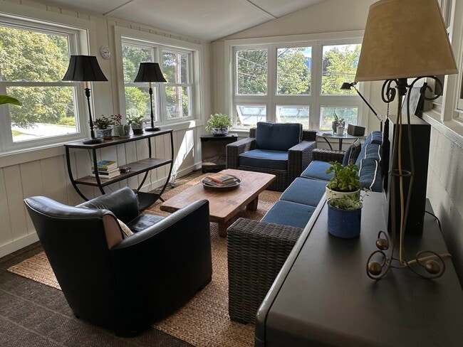 51 Spruce St in Manchester, VT - Building Photo - Building Photo