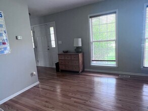 1028 Lakewood Cir in Naperville, IL - Building Photo - Building Photo