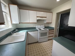 1245 Country Glen Ave NE in Keizer, OR - Building Photo - Building Photo