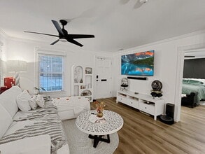 429 Montgomery St in Savannah, GA - Building Photo - Building Photo