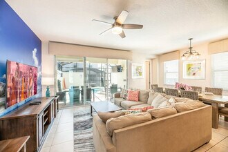 1602 Carey Palm Cir in Kissimmee, FL - Foto de edificio - Building Photo