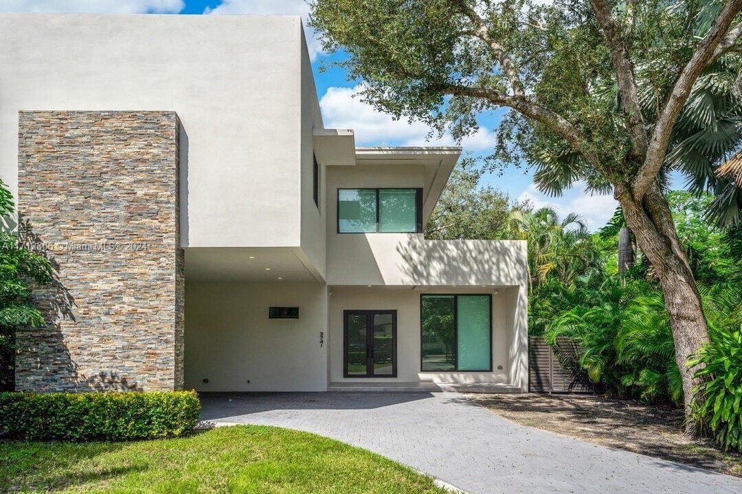 3741 Kumquat Ave in Miami, FL - Building Photo