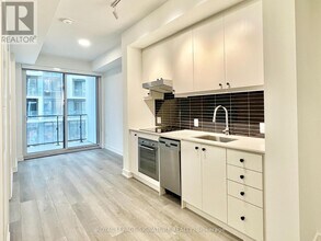 9-709 Tecumseth St. in Toronto, ON - Building Photo - Building Photo