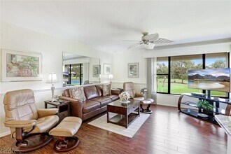 5905 Trailwinds Dr in Ft. Myers, FL - Building Photo - Building Photo