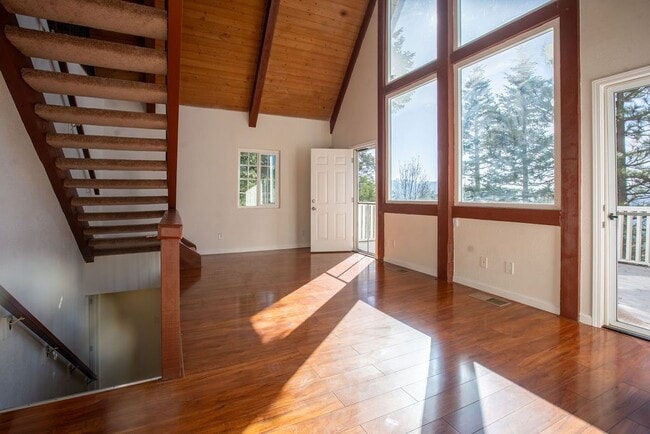 property at 521 Pioneer Rd