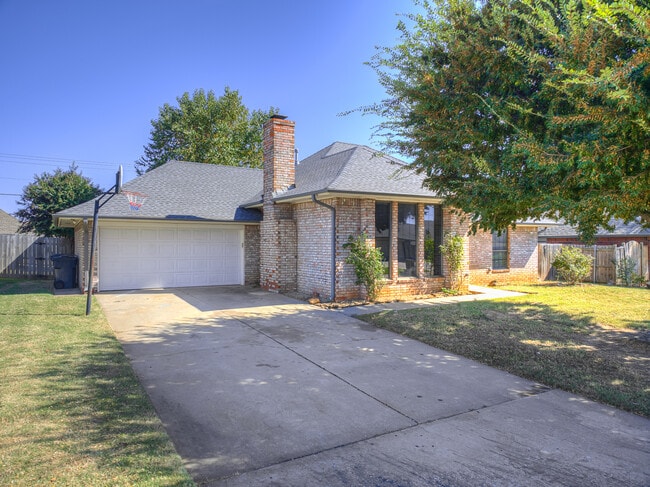 11208 Kingsgate Terrace in Oklahoma City, OK - Building Photo - Building Photo
