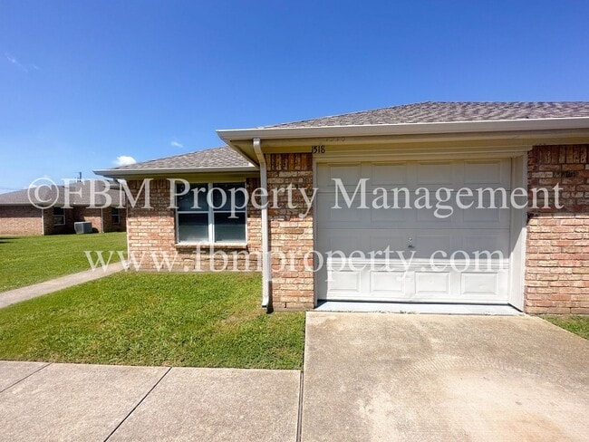 1518 Drexal Dr in Waxahachie, TX - Building Photo - Building Photo
