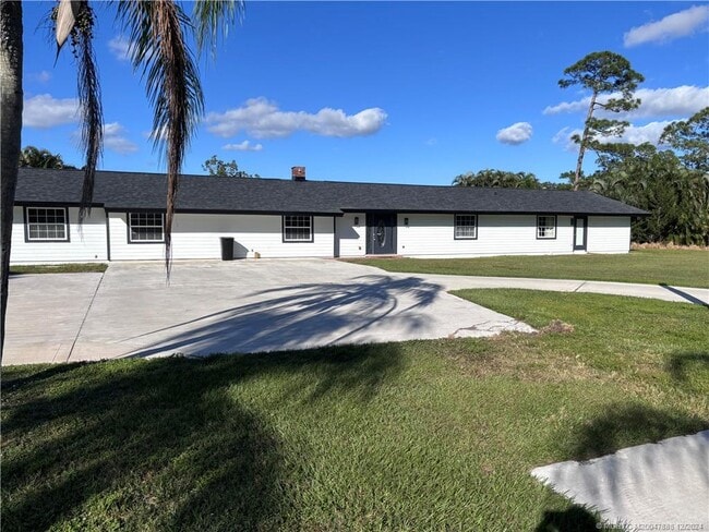 6105 SW Gator Trail in Palm City, FL - Building Photo - Building Photo