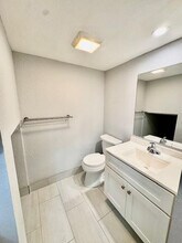 2467 Waterside Dr in Lake Worth Beach, FL - Building Photo - Building Photo