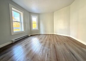 189 Daly Ave, Unit First Floor - 3 BR in New Britain, CT - Building Photo