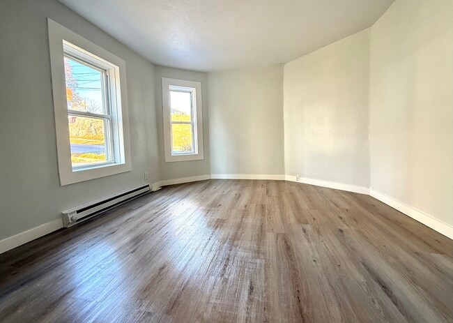 189 Daly Ave, Unit First Floor - 3 BR