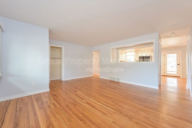 6186 S Southwood Dr in Centennial, CO - Building Photo - Building Photo