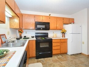 Heritage Park East in St. Cloud, MN - Building Photo - Building Photo