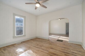 2121 N Benton Ave in Springfield, MO - Building Photo - Building Photo