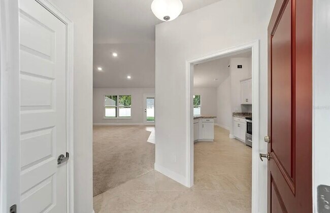 4099 NE 58th Cir in Silver Springs, FL - Building Photo - Building Photo