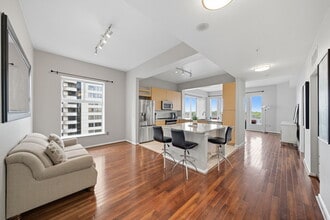 3505 Sage Rd, Unit The Mark #602 in Houston, TX - Building Photo - Building Photo