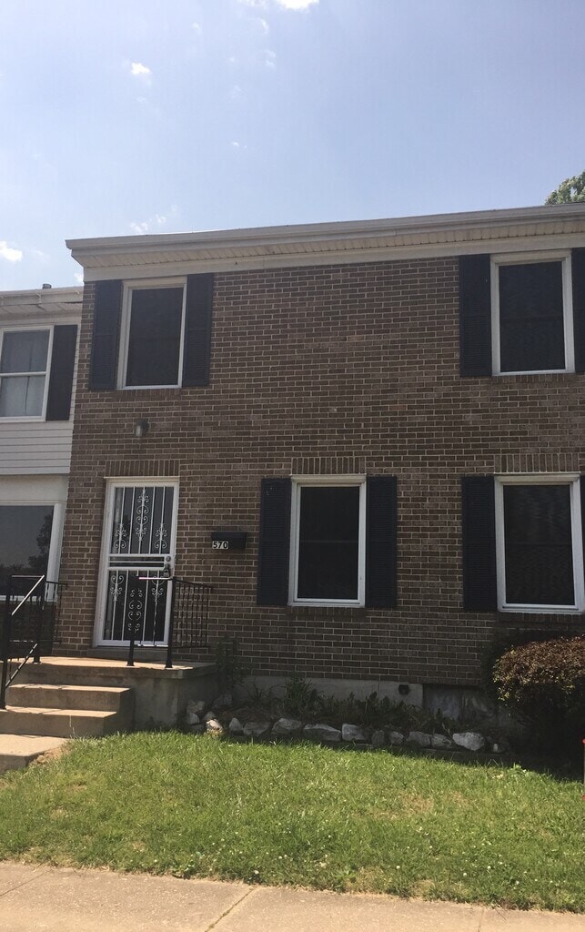 property at 570 Jamestown Ct
