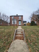 102 N Forrest St in York, PA - Building Photo