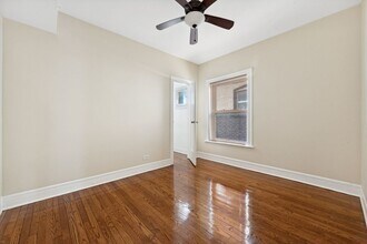 7746 S East End Ave in Chicago, IL - Foto de edificio - Building Photo