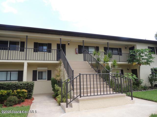 325 S Banana River Blvd in Cocoa Beach, FL - Foto de edificio - Building Photo