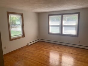 13 Aiello Dr in Dedham, MA - Building Photo - Building Photo