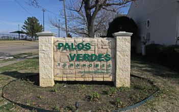 Palos Verdes Townhomes in Arlington, TX - Building Photo - Building Photo