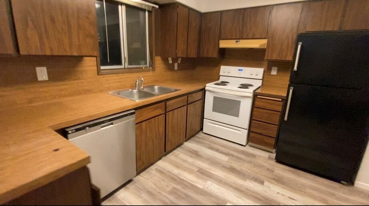 251 SE Grape Ave-Unit -EF-0001 | 251 SE Grape Ave in Winston, OR - Building Photo
