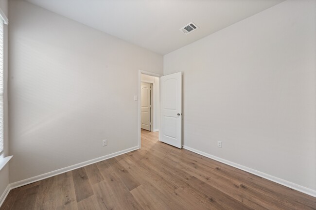 125 Magnolia Blvd in Hutchins, TX - Building Photo - Building Photo