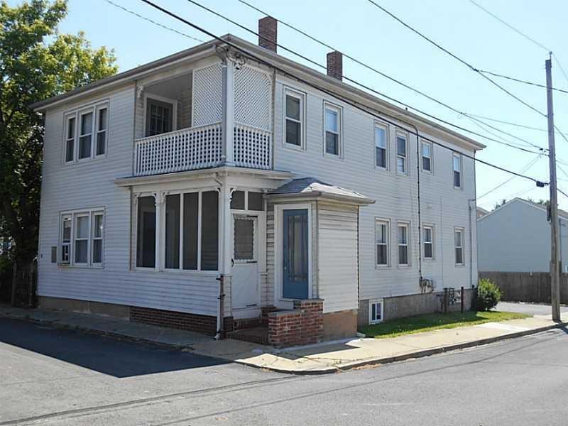 6 Chilton St in Bristol, RI - Building Photo