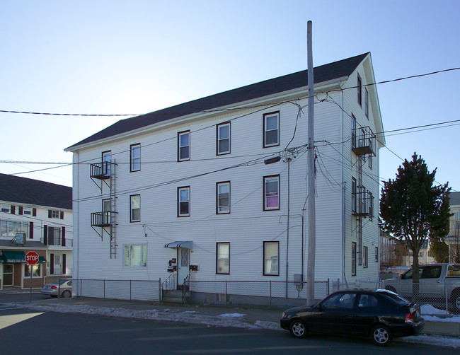 951 Cherry St in Fall River, MA - Building Photo - Building Photo