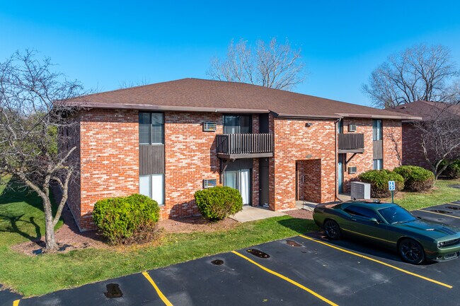 Springdale Apartments in Appleton, WI - Foto de edificio - Building Photo