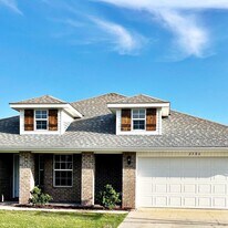 2386 Barberee Dr in Crestview, FL - Building Photo