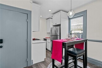 58 Cottage St in Buffalo, NY - Building Photo - Building Photo