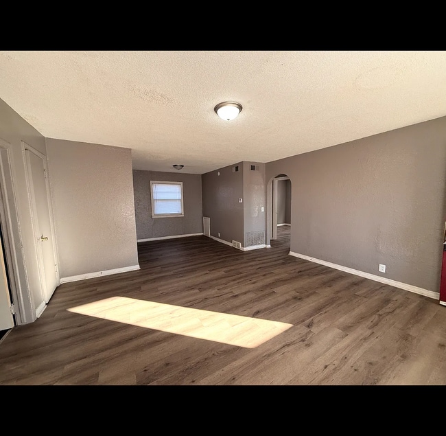 2332 N Poplar St in Wichita, KS - Building Photo - Building Photo