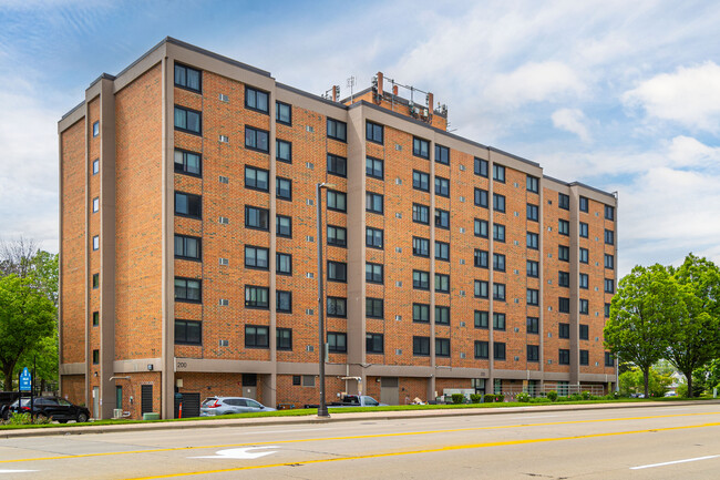 Wheeling Tower in Wheeling, IL - Building Photo - Building Photo