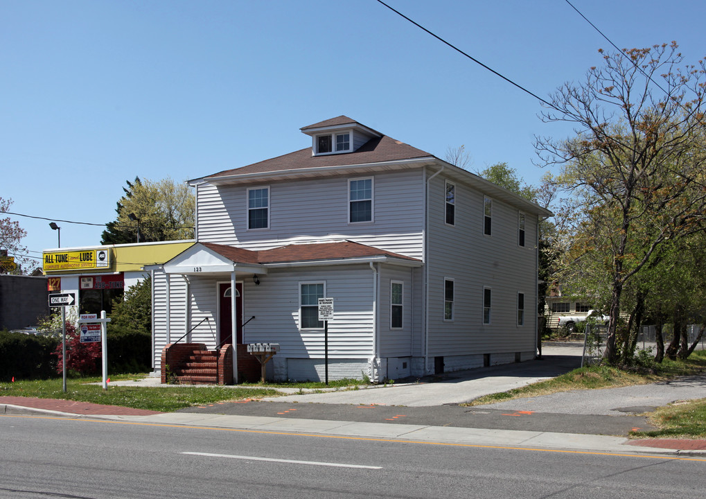 123 2nd St in Laurel, MD - Building Photo