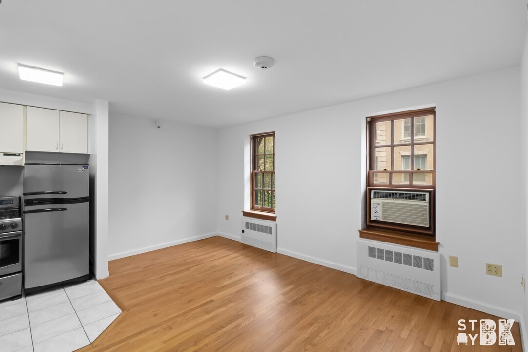 8-10 Clark Street in Brooklyn, NY - Building Photo