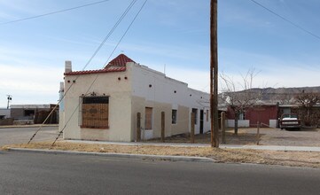 2605 Sparkman St in El Paso, TX - Building Photo - Building Photo