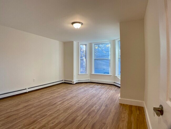 69 Florence St in Somerville, MA - Building Photo - Building Photo
