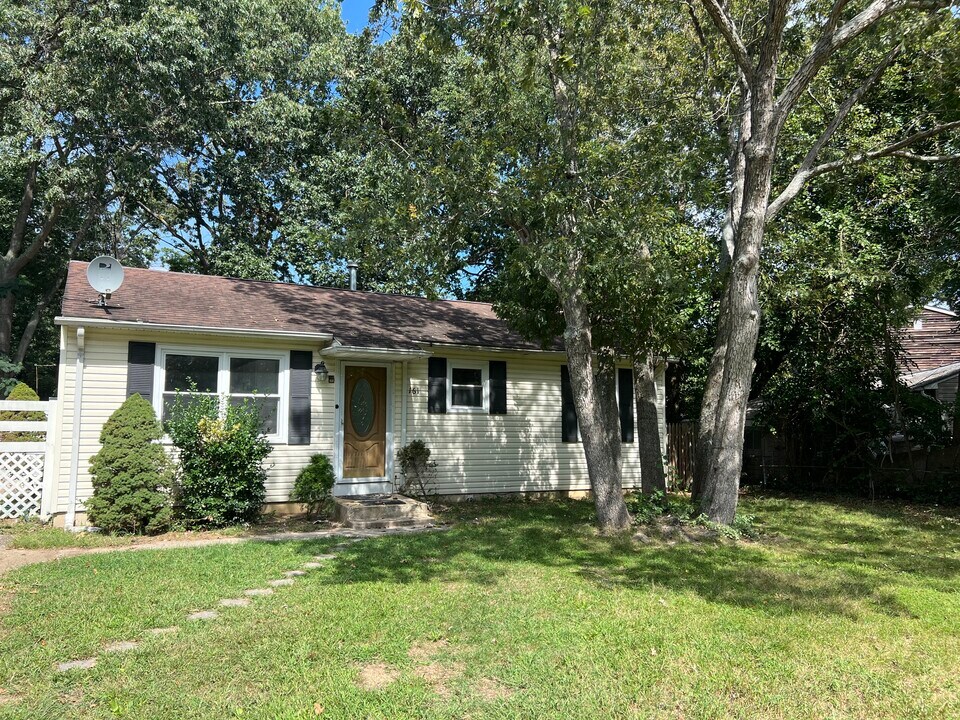161 Ronald Rd in Lakewood, NJ - Foto de edificio