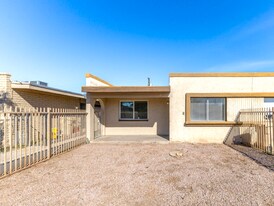 6742 W Palmaire Ave, Unit 2 in Glendale, AZ - Building Photo