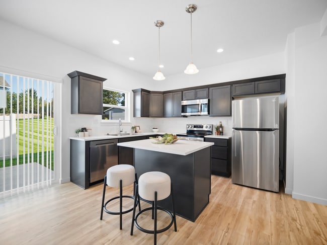 818 E F St in Deer Park, WA - Building Photo - Building Photo