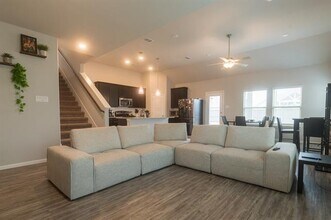 7106 Mistflower Mdw in Venus, TX - Building Photo - Building Photo