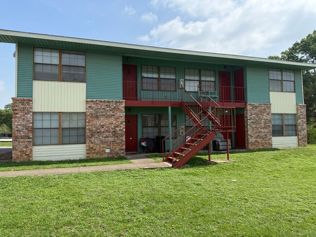property at 106 Lady Bird Ln