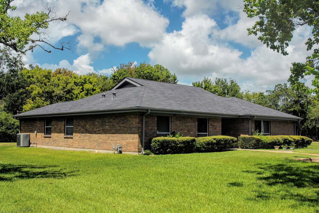 TARC GROUP HOME 5 APARTMENTS in Alvin, TX - Building Photo