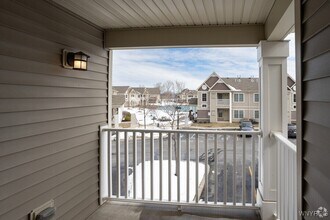 1311 Deer Lakes Dr in Amherst, NY - Building Photo - Building Photo