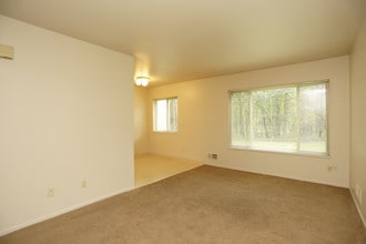 Pheasant Ridge Apartments in Kentwood, MI - Building Photo - Interior Photo